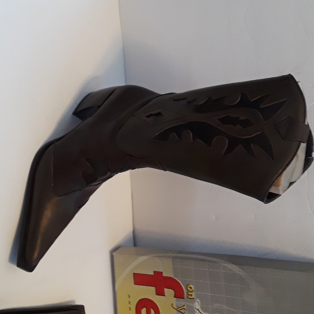 Ladies boots